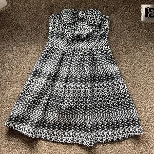 Straplesss Dress w/ Bow